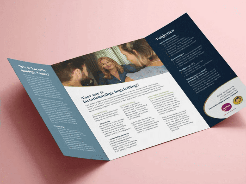 Uitwerking van een informatieve folder voor lactatiekundige Laura, voorzien van veel tekst en uitgewerkt in blauwe tinten.