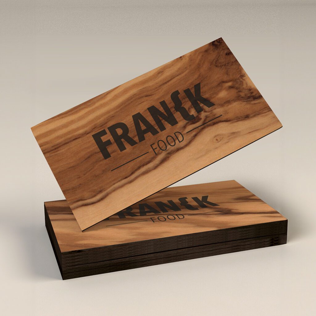 Naamcreatie voor 'Franck' weergegeven op een visitekaartje