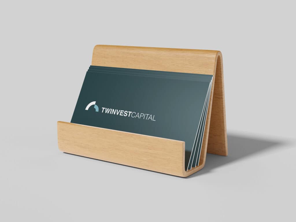 Visitekaartjes ontworpen binnen de huisstijl van Twinvest Capital met consistente branding en professionele uitstraling.